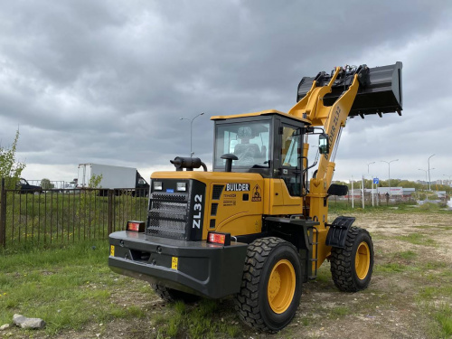 фронтальный погрузчик builder zl32