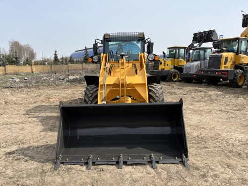 фронтальный погрузчик builder zl12l